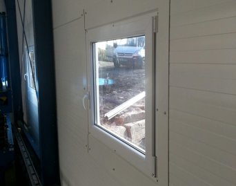 PVC horizontal pivoting window 